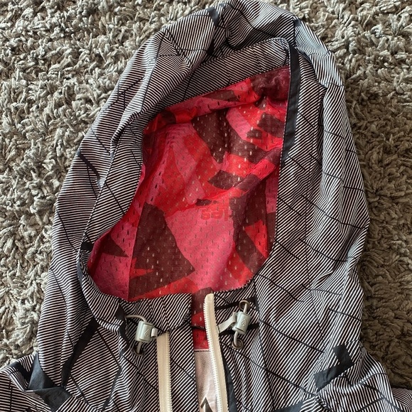 Volcom Transition Performance Driven Streetwear Hooded Windbreaker Size Medium - Picture 6 of 17